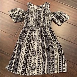 Art Class Size Large 10 12 Cold Shoulder Dress